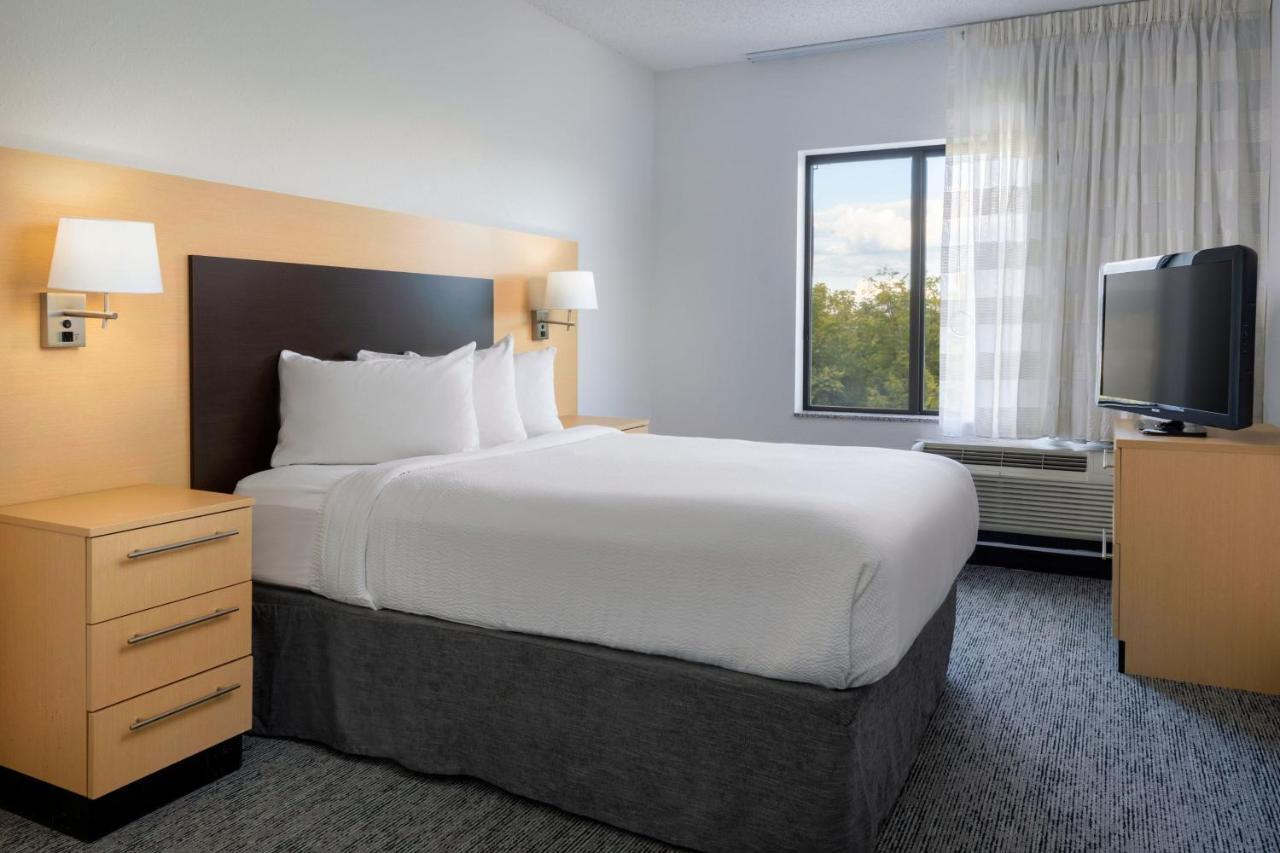 Towneplace Suites By Marriott Йорк Екстериор снимка
