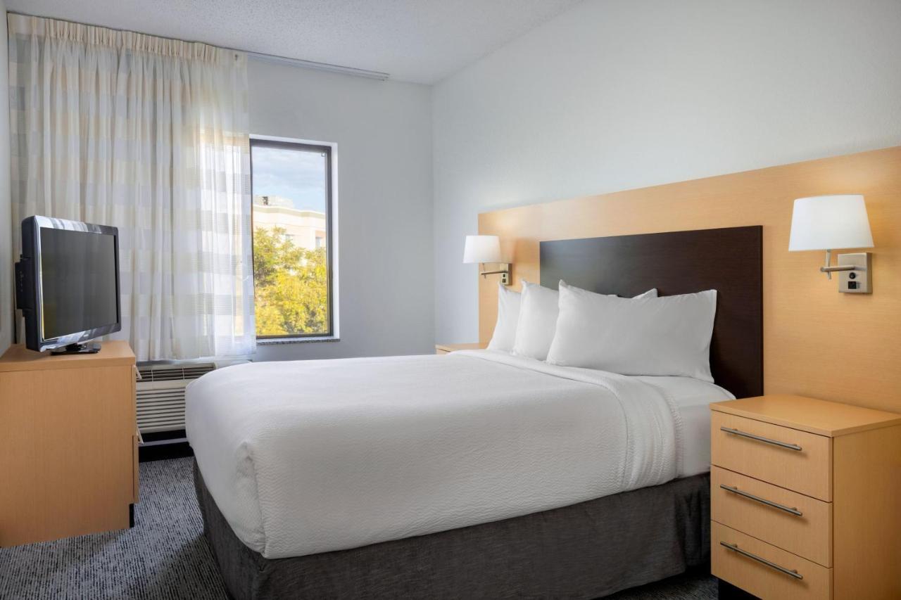 Towneplace Suites By Marriott Йорк Екстериор снимка